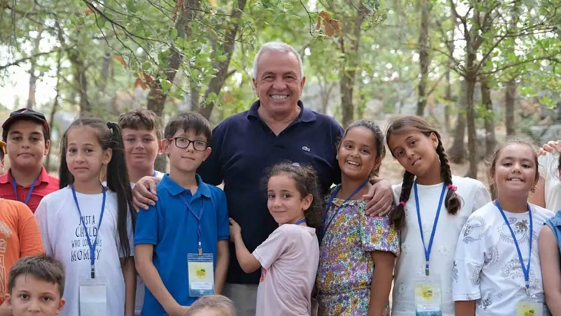 Başkan Şadi Özdemir, Nilüfer Doğa ve Bilim Yaz Okulu'ndaki öğrencilerle buluştu