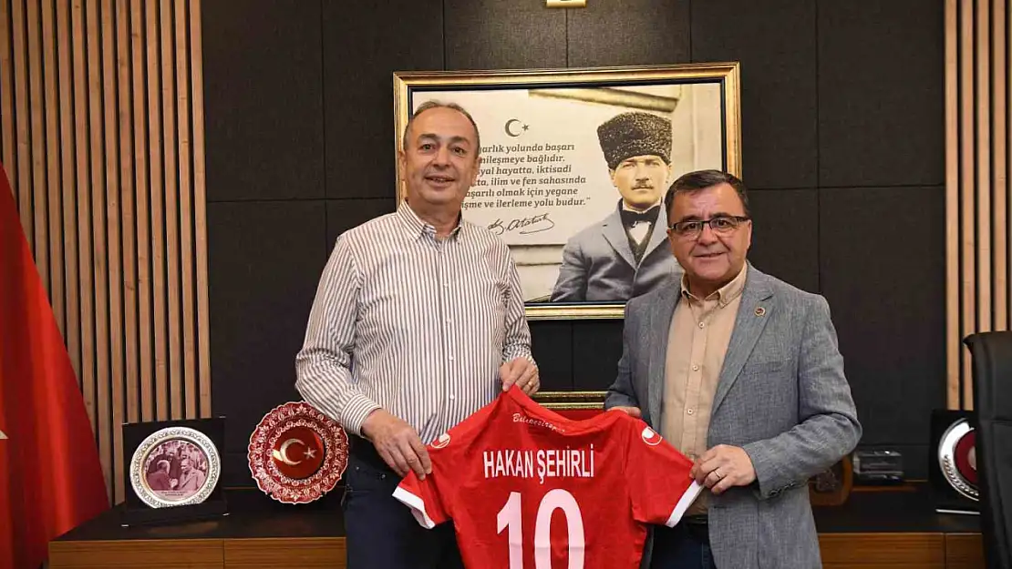 Başkan Şehirli'den Balıkesirspor'a destek