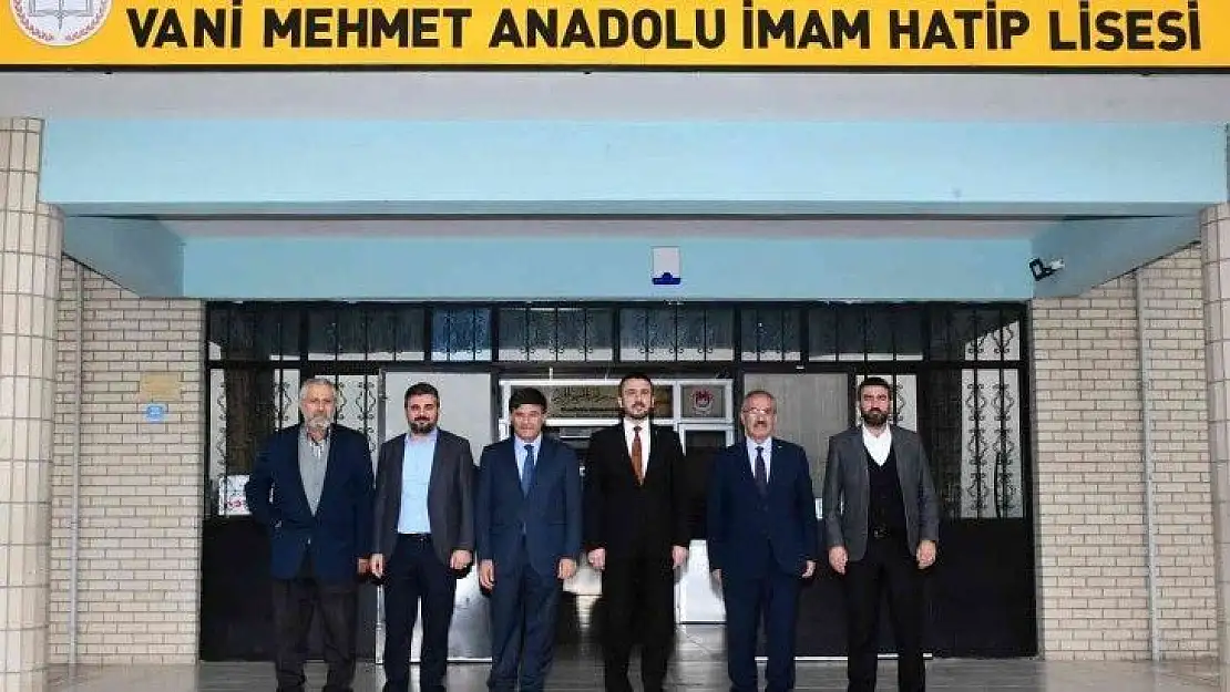 Başkan Tanır: ''İmam Hatip okulları, verdikleri eğitimle örnek oluyor''