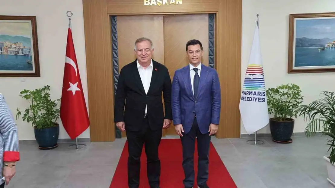 Başkan Ünlü, CHP Genel Başkan Yardımcısı Zeybek'i ağırladı