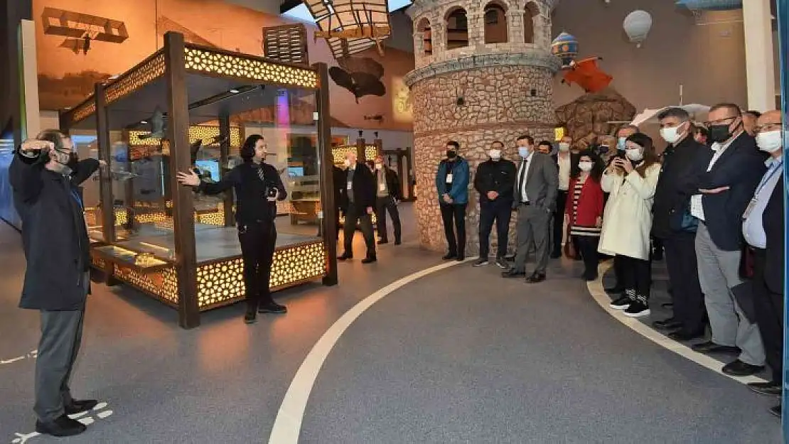 Başkan Yardımcısı Şener: 'Savunma sanayisinin en önemli üslerinden biri olmayı hedefliyoruz'