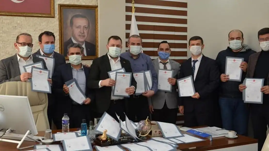 Başkan Yüksel sözünü tuttu, vatandaşlar tapularına kavuştu
