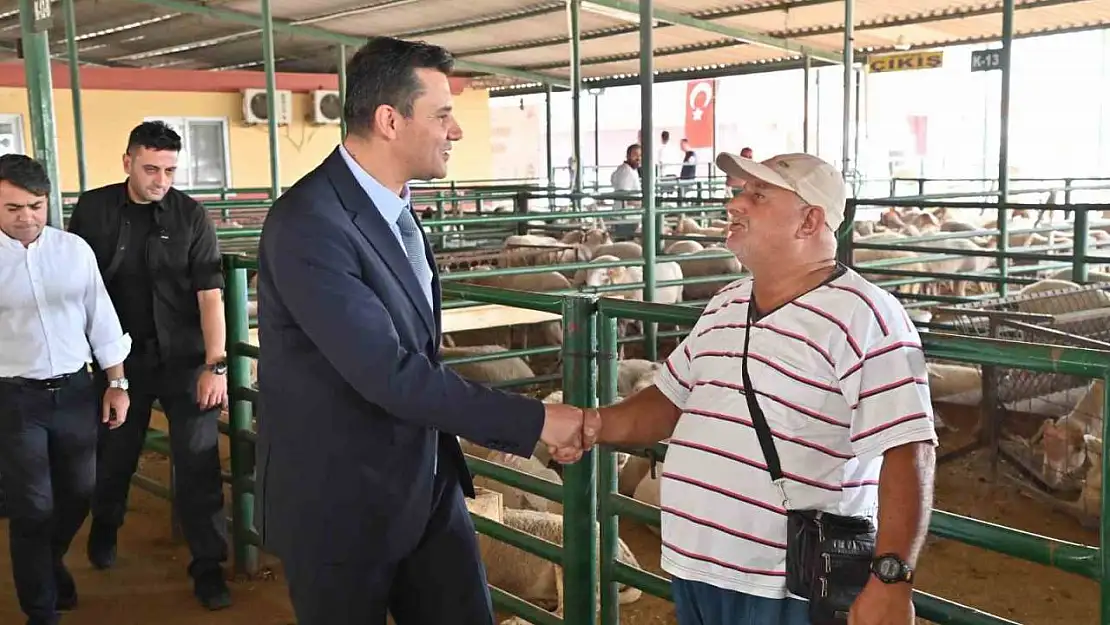 Başkan Zeyrek kurban pazarlığına aracı oldu