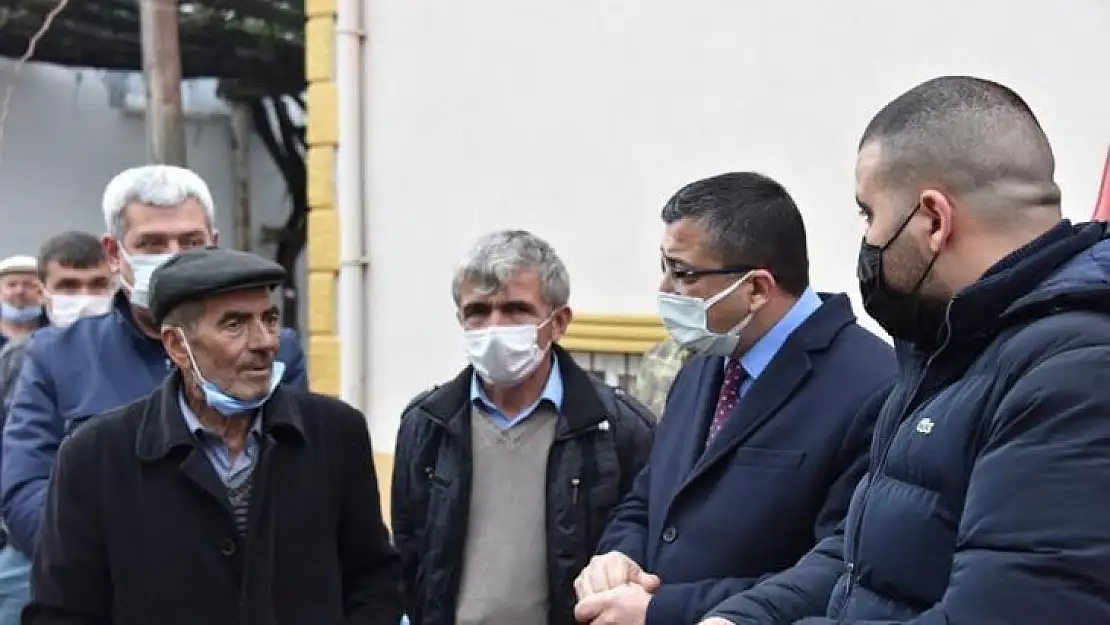 Başkanı Öz,  evi yanan  köylüyü ziyaret etti