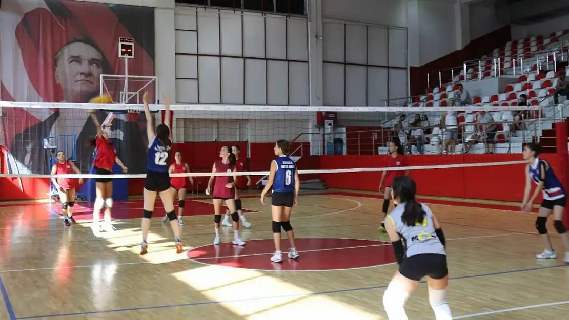 Bayraklı'da 9 Eylül voleybol turnuvası