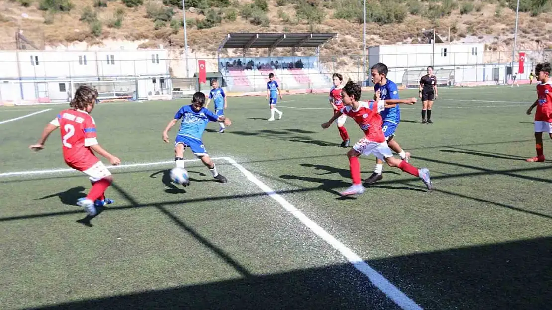 Bayraklı'da U-12 Cup Futbol Turnuvası heyecanı