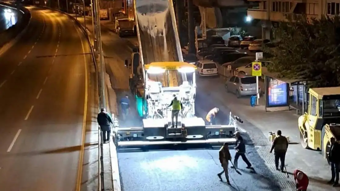 Bayraklı'da yol ve köprü yenileme çalışmaları sürüyor