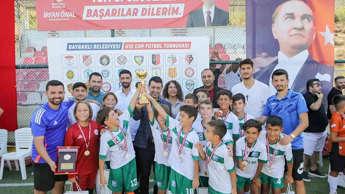 Bayraklı'daki futbol turnuvasında muhteşem final