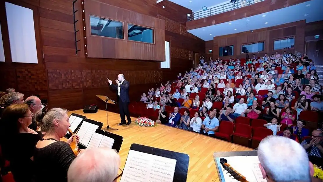 Bayraklı'nın Mandolin Orkestrasına yoğun ilgi