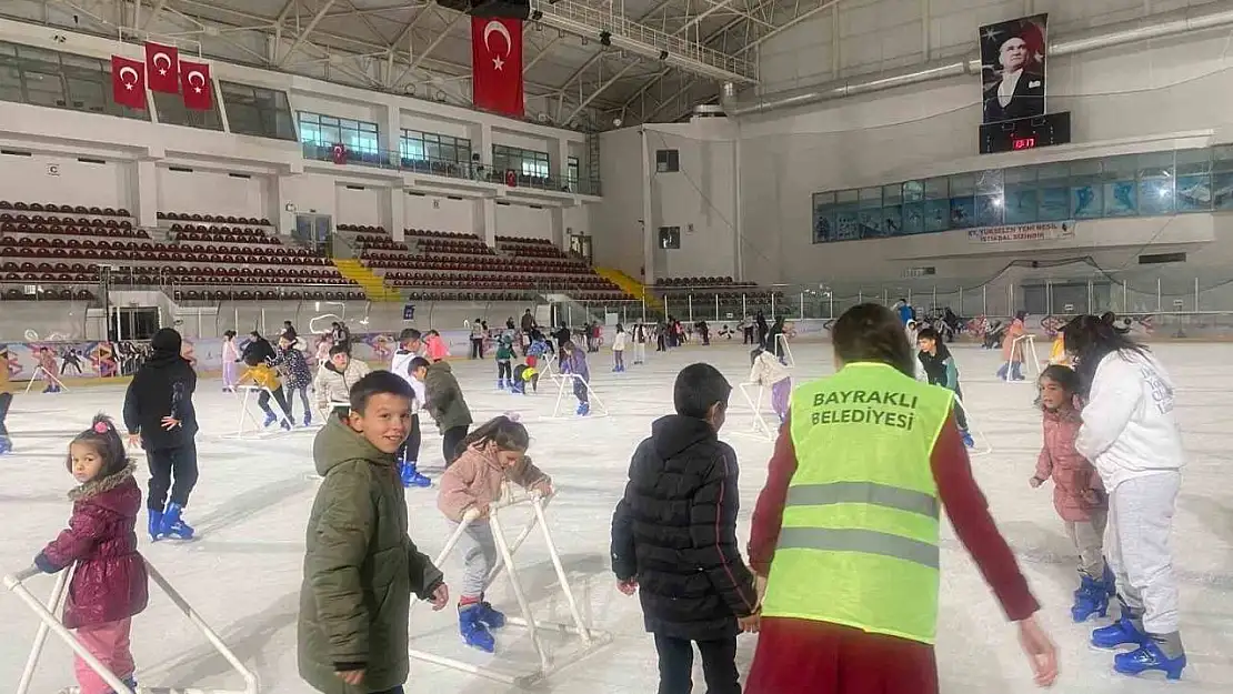 Bayraklılı çocuklar tatilin keyfini yaşadı