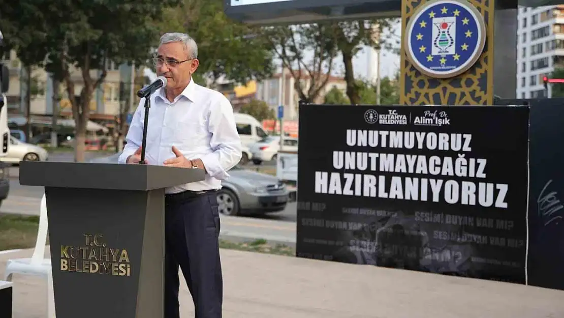 Belediye Afet İşleri Müdürlüğü tarafından depremde hayatını kaybedenler için tören düzenlendi
