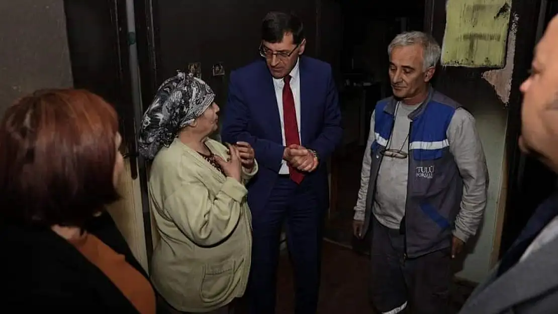 Belediye Başkanı Kahveci yangın mağduru aileyi yalnız bırakmadı