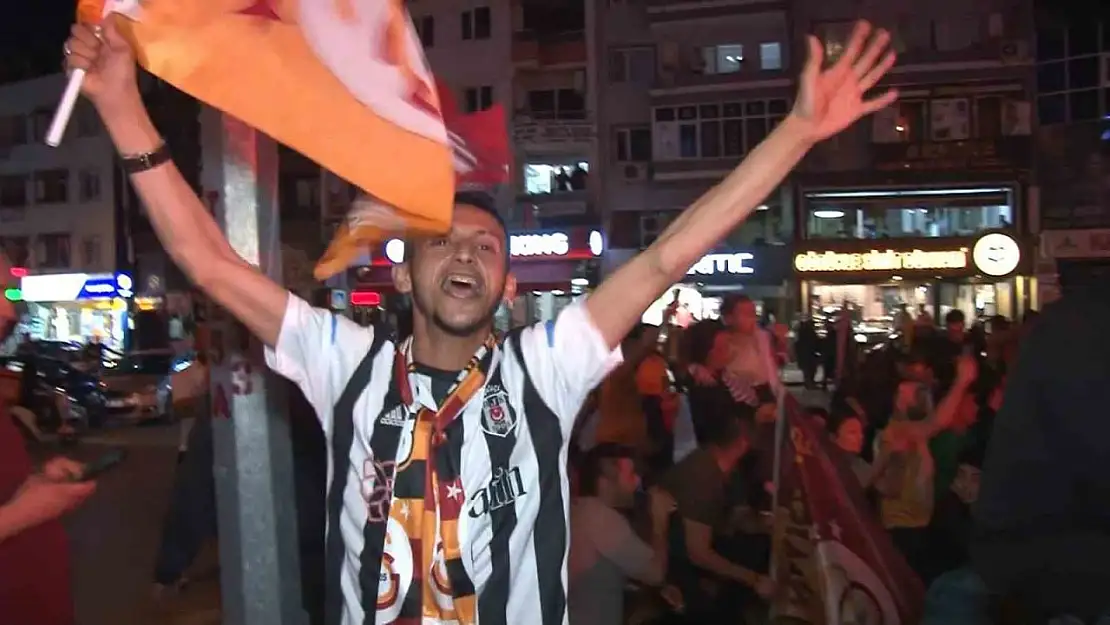 Beşiktaşlı taraftar Galatasaray'ın şampiyonluğunu böyle kutladı