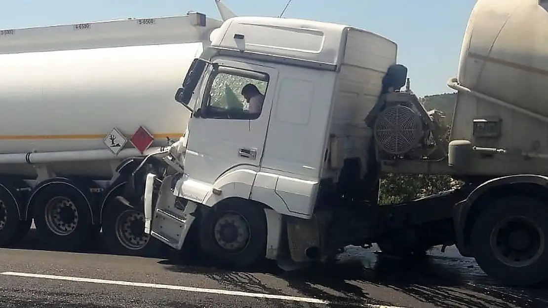 Beton mikserinin dolu LPG tankerine çarptığı kazada faciadan dönüldü