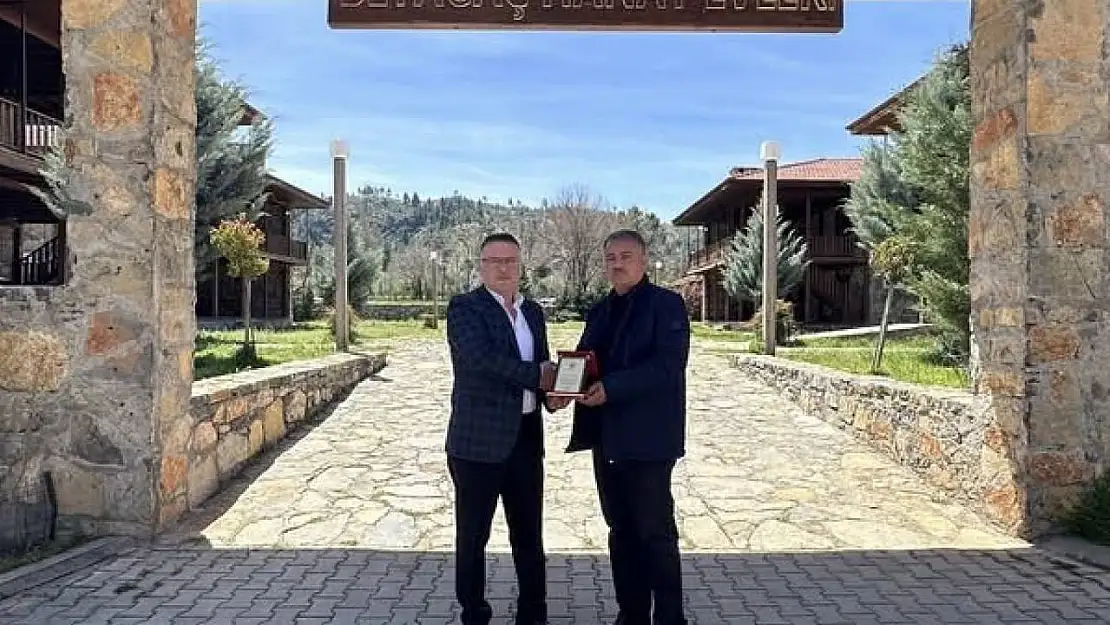 Beyağaç Belediyesinin emektar zabıtasına duygusal veda