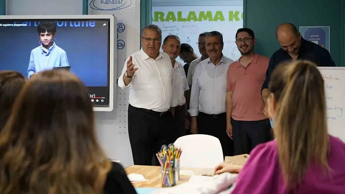 Bilim Yunusemre eğitmenleri ağırladı