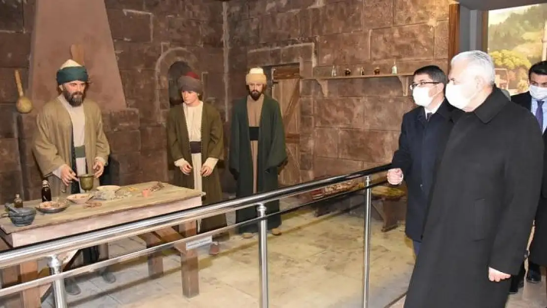 Binali Yıldırım Şehzadelerpark'ı çok beğendi