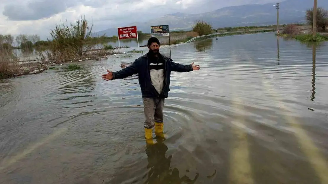 Bir zamanlar taşan Menderes şimdi suya hasret