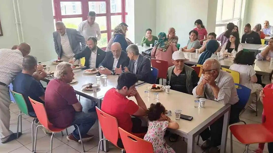 Birlik Vakfı, Kütahya'daki depremzede vatandaşları bayramda da yalnız bırakmadı