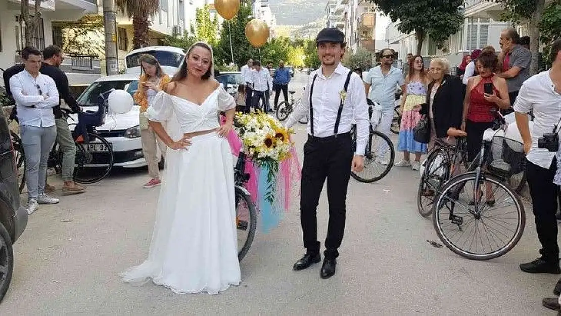 Bisiklet gelin arabası oldu