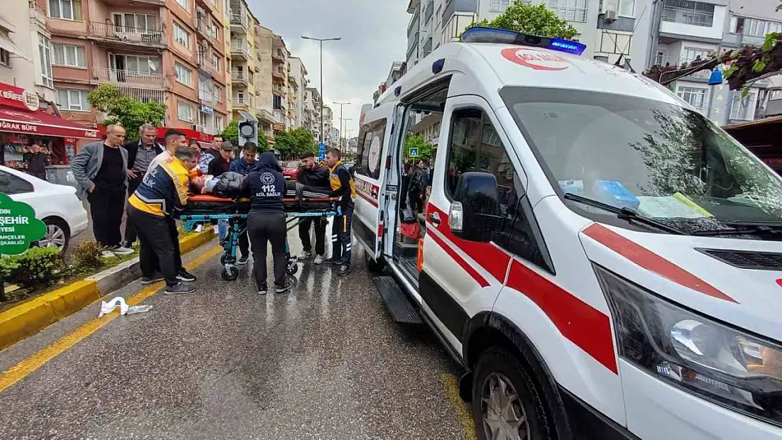 Bisiklet ile ticari araç çarpıştı: 1 yaralı