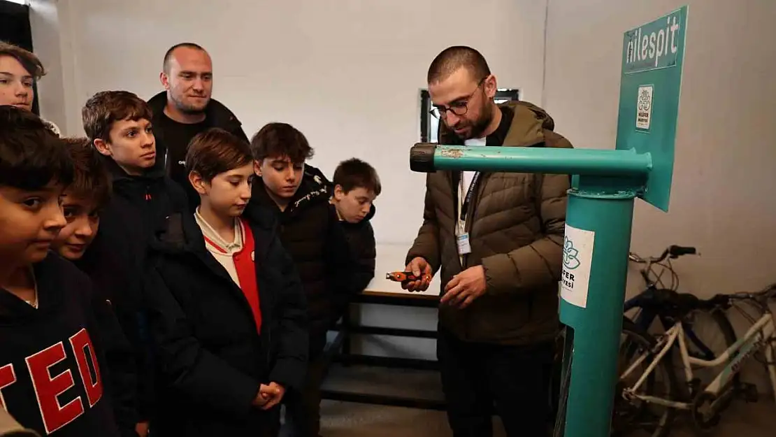 Bisiklet meraklısı öğrenciler Bisikletevi'nde buluştu