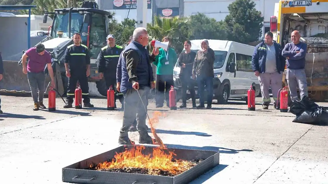 Bodrum Belediyesi personeline yangın eğitimi