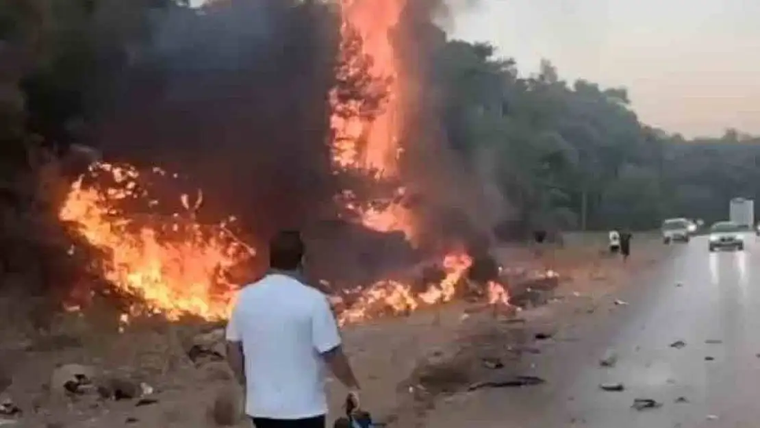 Bodrum'da motosikletle çarpışan araçta yangın çıktı: 1 ölü, 2 yaralı