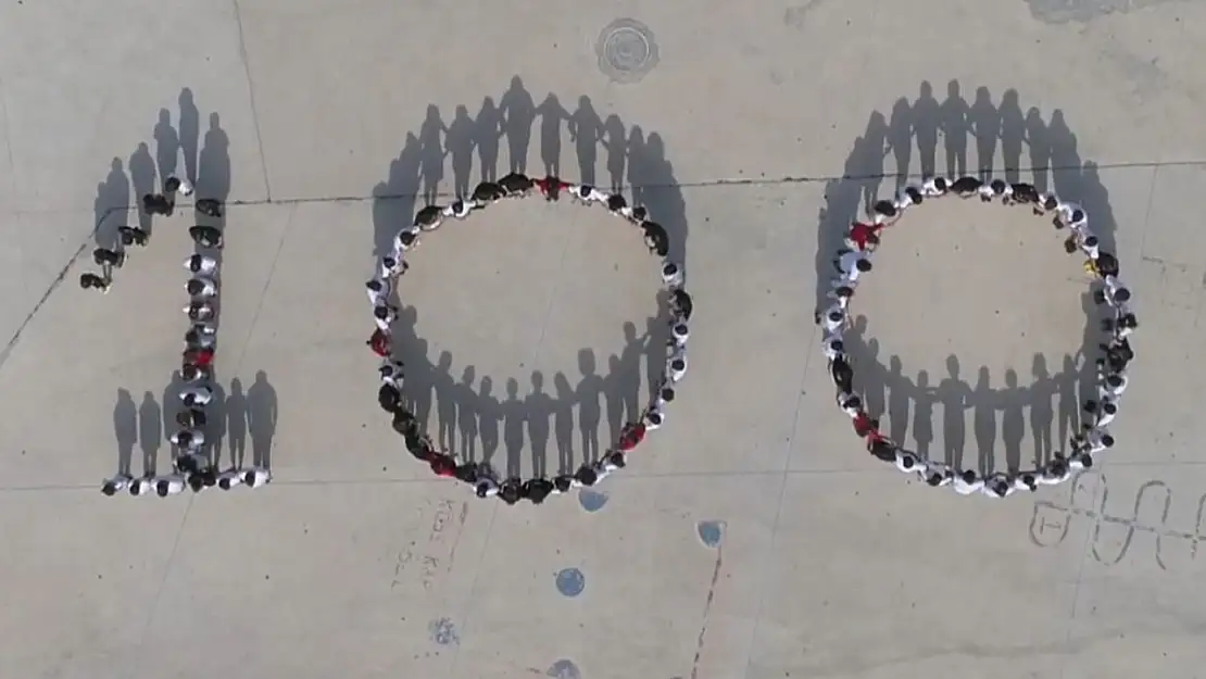 Bodrum'da öğrencilerden 100'üncü Yıl Marşı
