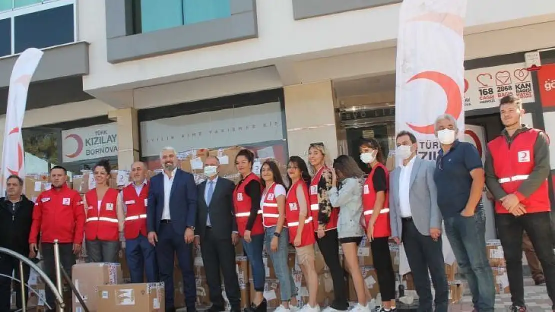 Bornova Kızılay'dan öğrencileri sevindiren yardım