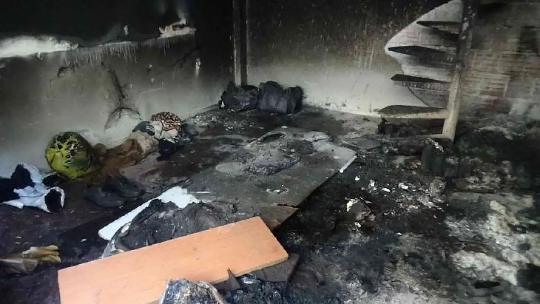 Boş dükkanda yaşayan evsiz adam, yangında hayatını kaybetti