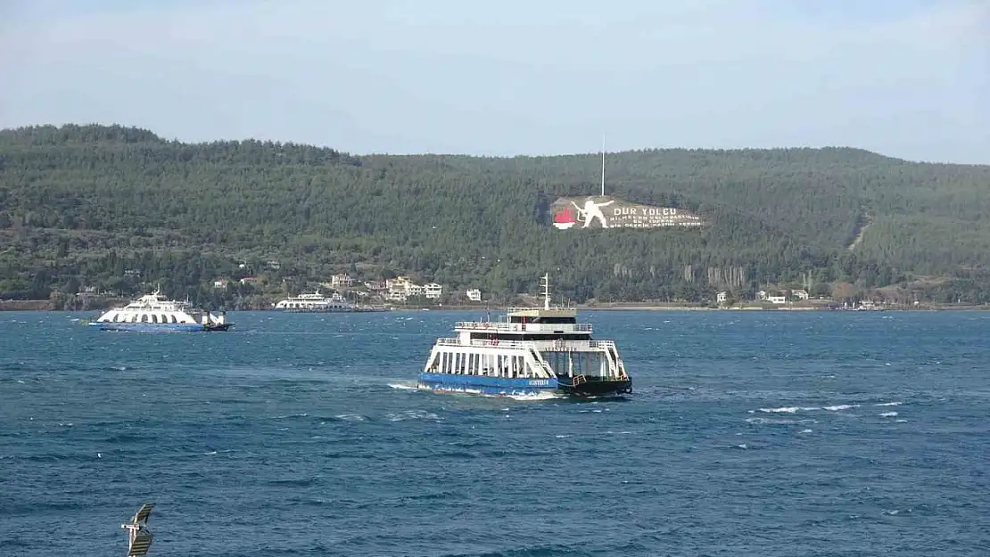 Bozcaada ve Gökçeada'ya 2 gündür sefer yapılamıyor