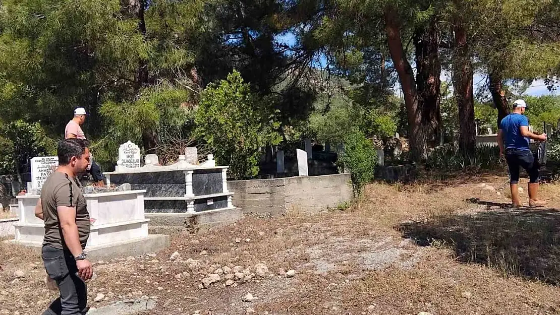 Bozdoğan Belediyesi'nden mezarlıklara bakım