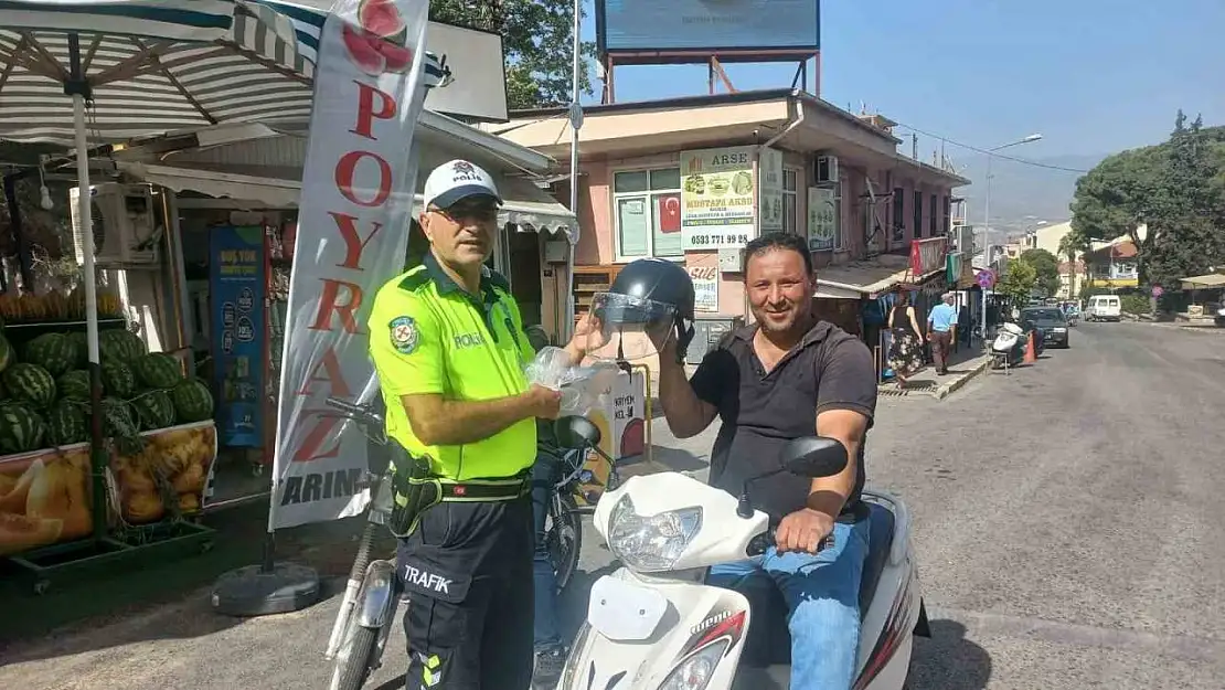 Bozdoğan'da motorculara kask dağıtıldı