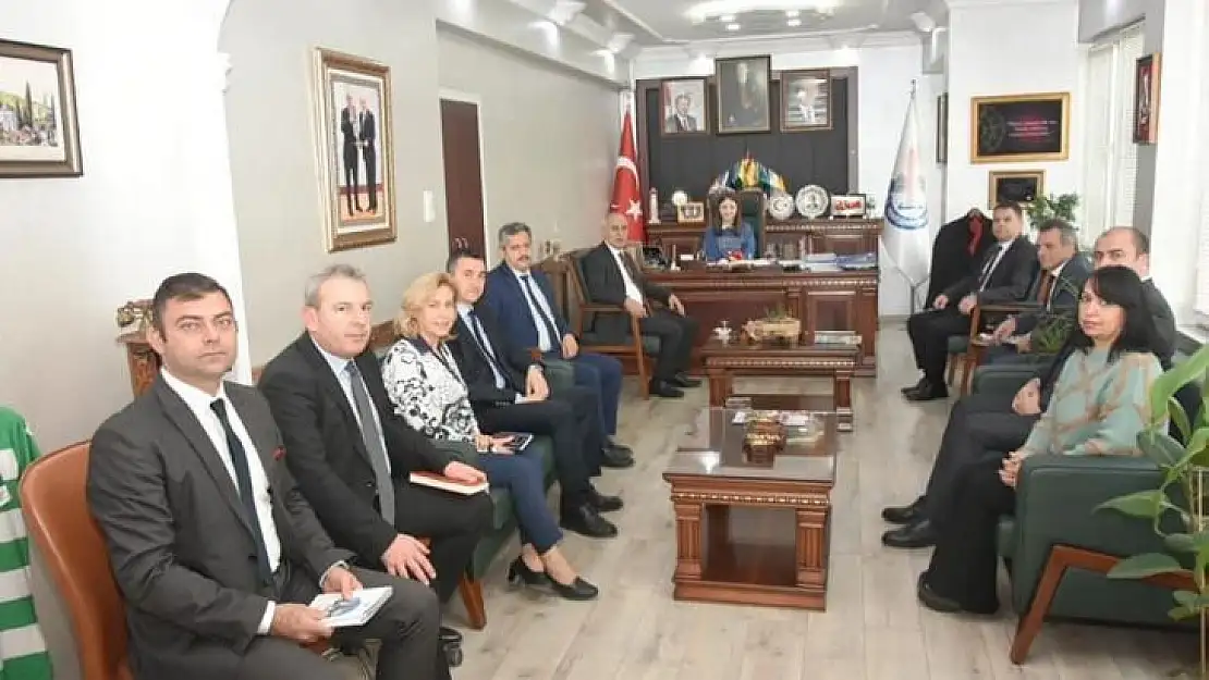 Bu ilçede öğrenciler kaymakam ve başkan oluyor