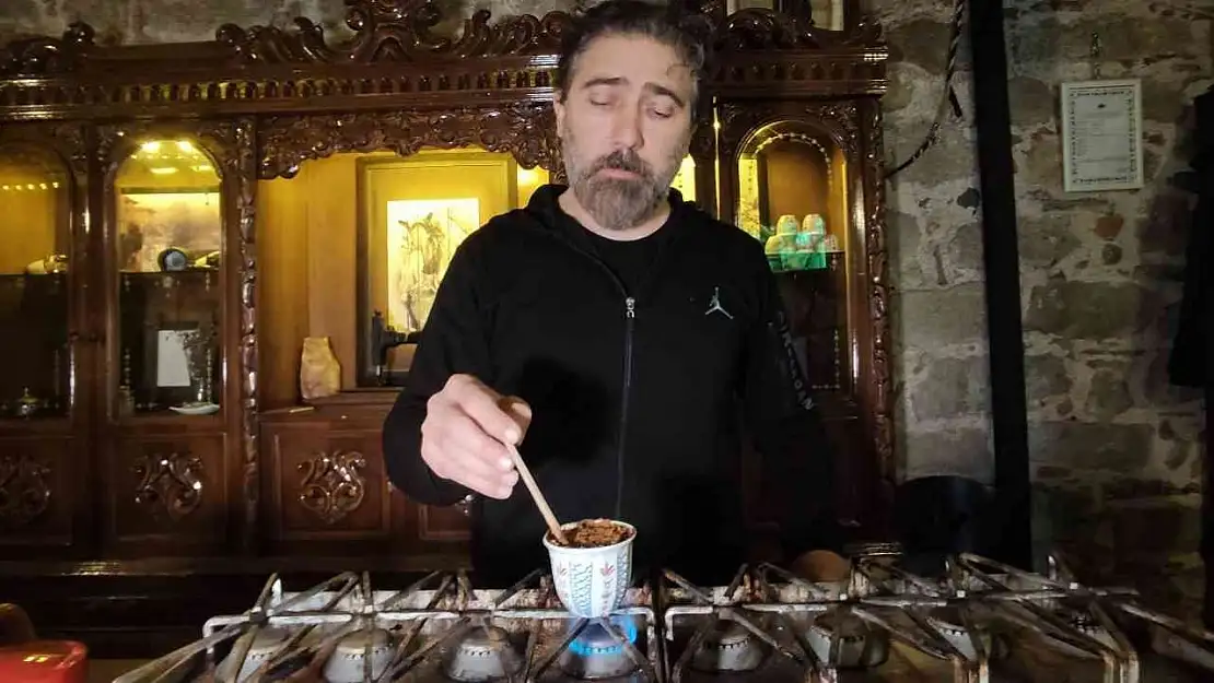 Bu kahve cezvesiz pişiyor, tadı dillere destan