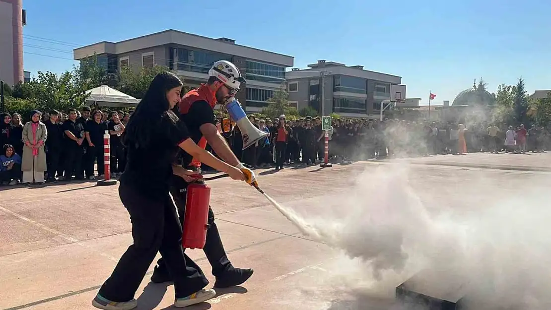 BUCAKUT'tan öğrencilere afet eğitimi