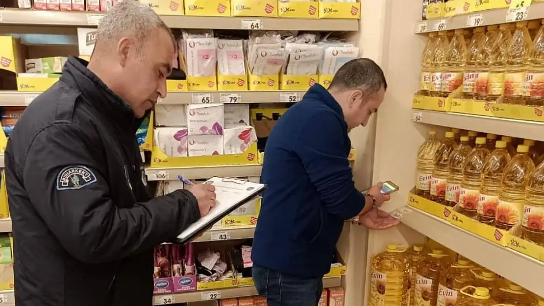 Buharkent'te market ve kahveler denetlendi