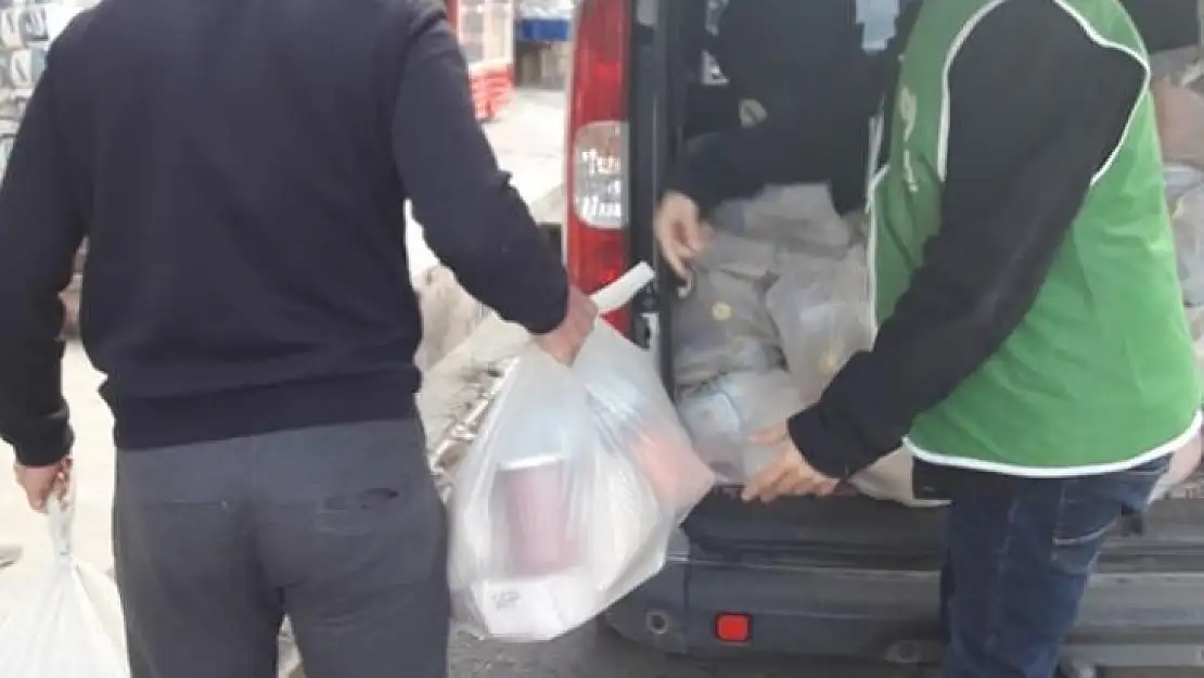Burhaniye'de 140 aileye gıda yardımı