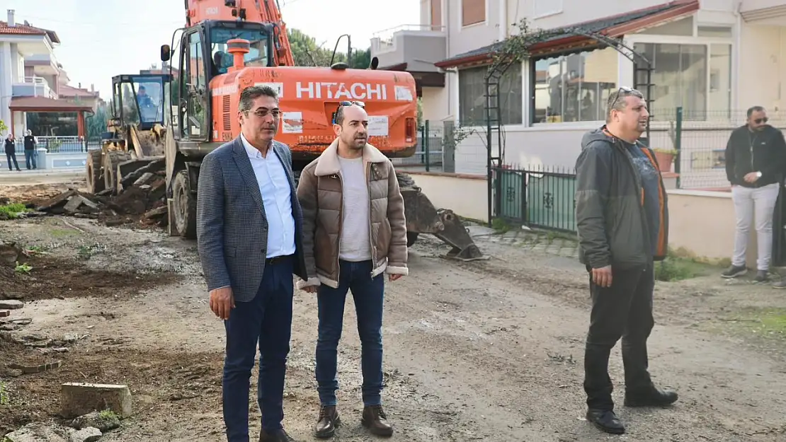 Burhaniye de kapsamlı yol yenilime çalışmaları başladı