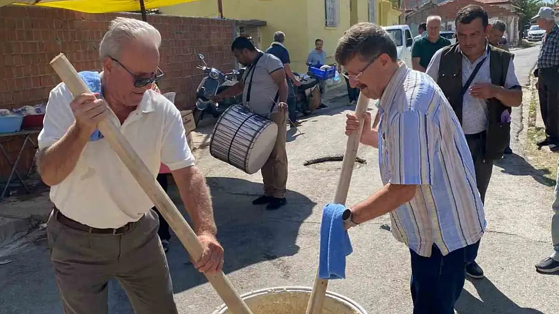 Burhaniye'de keşkek düğünlerin vazgeçilmezi oldu