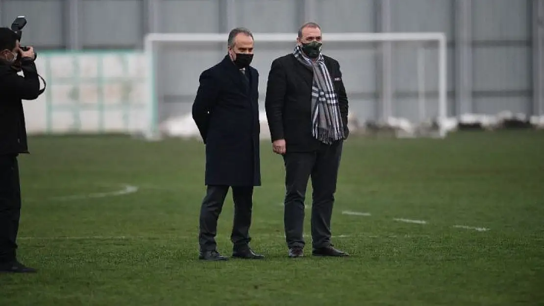 Bursa Büyükşehir Belediye Başkanı Aktaş, Bursaspor antrenmanını ziyaret etti