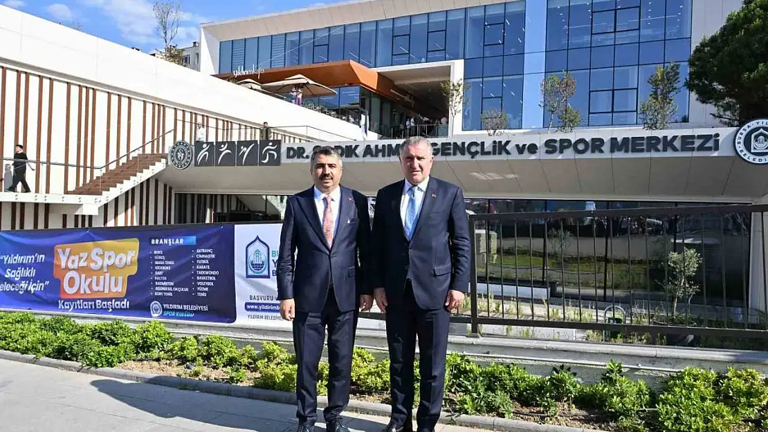 Bursa'da 'Dr. Sadık Ahmet Gençlik ve Spor Merkezi' hizmete açıldı