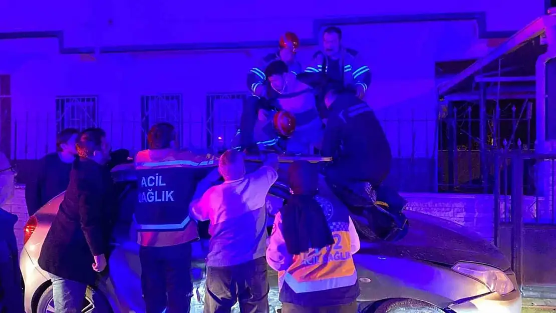 Bursa'da 2 otomobil çarpıştı: 3 yaralı