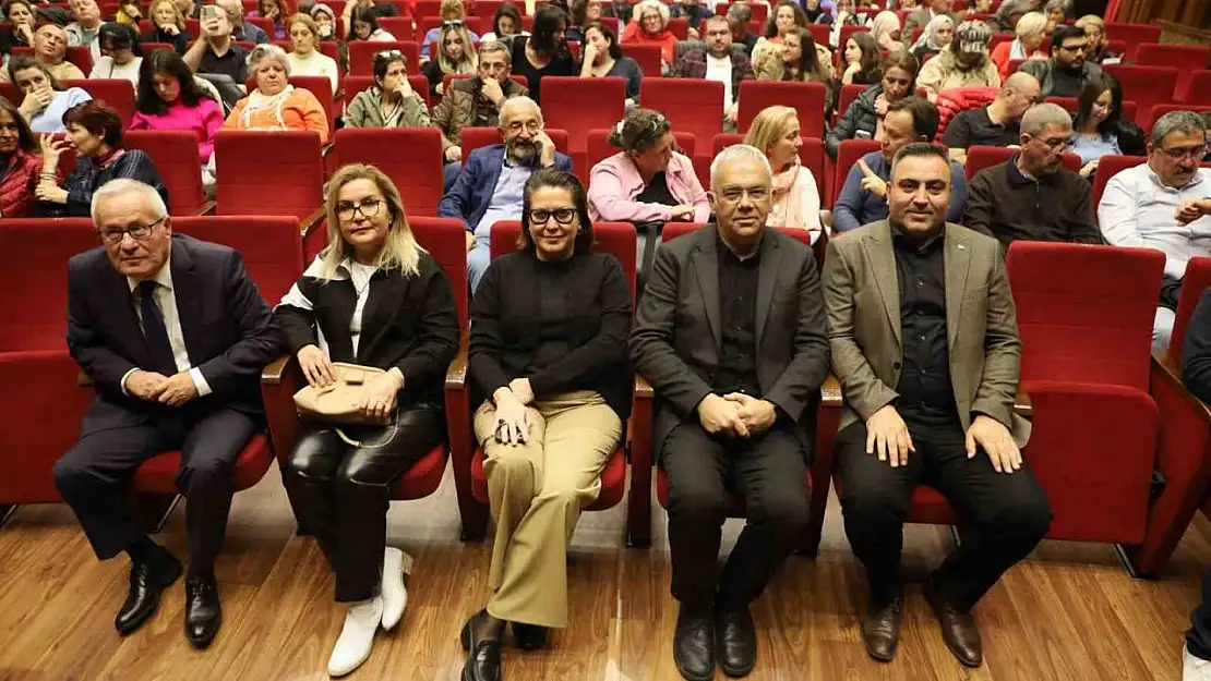 Bursa'da Atatürk'ün sevdiği şarkılar seslendirildi