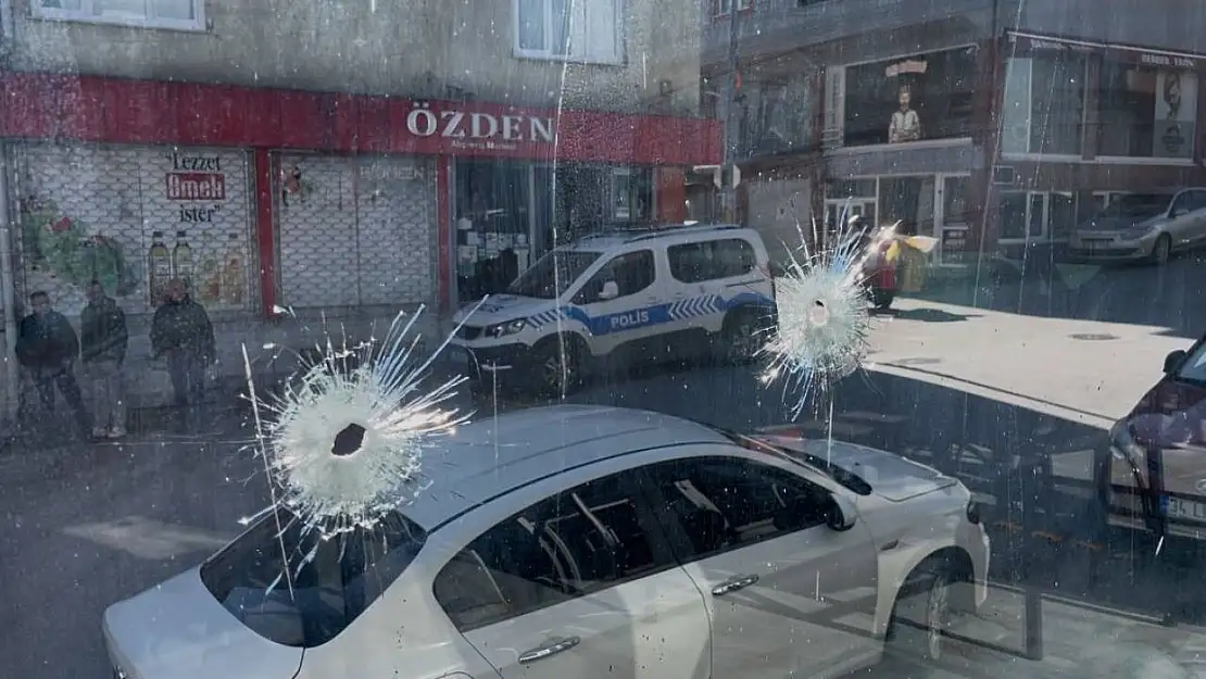 Bursa'da bir şüpheli sabah saatlerinde iş yeri kurşunlayıp kaçtı