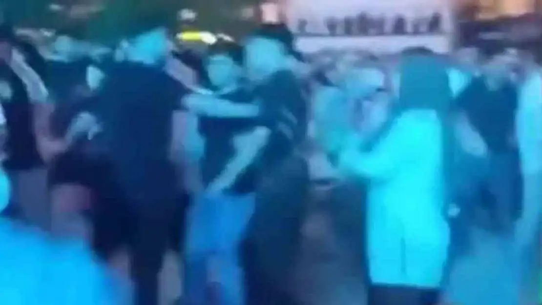 Bursa'da Buray konserinde kavga çıktı: O anlar kamerada