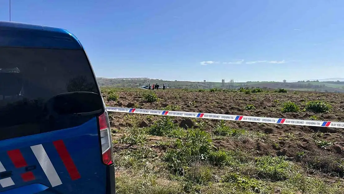Bursa'da eğitim uçağı tarlaya mecburi iniş yaptı