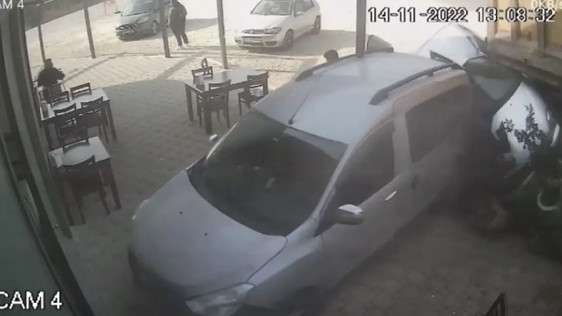 Bursa'da freni boşalan hafriyat kamyonu dehşet saçtı, o anlar kameralarda
