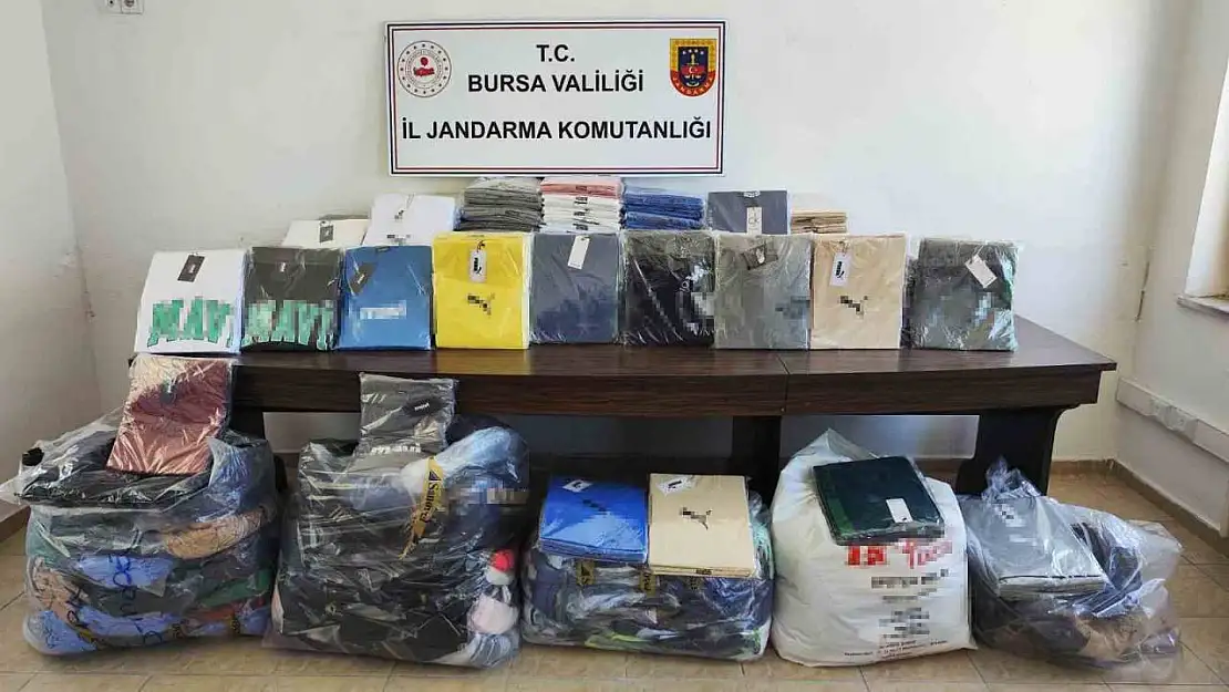 Bursa'da kaçak kıyafet taşıyan sürücü yakalandı